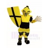 Schwarzer und gelber Ritter Krieger Maskottchen Kostüme Menschen