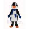 Pinguin Mit Blau und Weiß Schal Maskottchen Kostüm